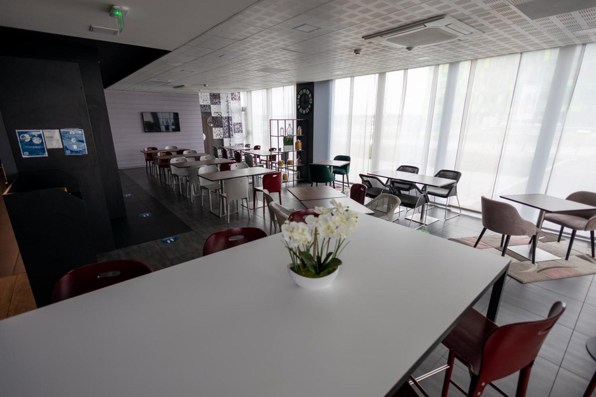 Campanile Belfort Montbeliard - Gare La Jonxion. Meroux Экстерьер фото